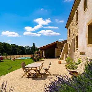 https://le-petit-riousset.hotels-rhonealpes.com
